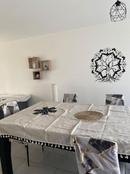 Appartement Ping-Pong Proche Gare Gagny Kültér fotó